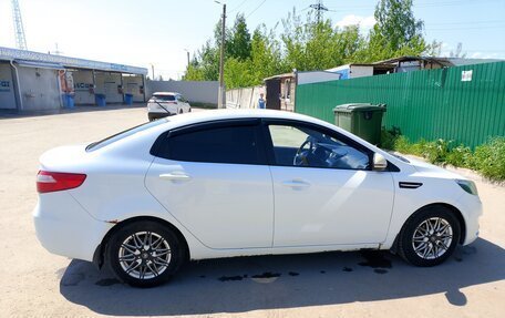 KIA Rio III рестайлинг, 2013 год, 600 000 рублей, 2 фотография