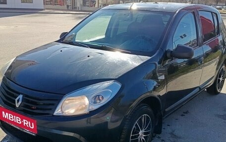 Renault Sandero I, 2012 год, 380 000 рублей, 2 фотография