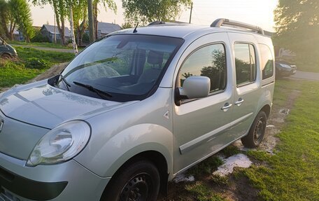 Renault Kangoo II рестайлинг, 2011 год, 750 000 рублей, 2 фотография