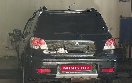 Mitsubishi Outlander III рестайлинг 3, 2007 год, 400 000 рублей, 1 фотография