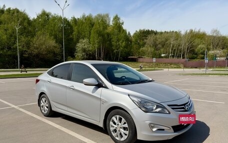 Hyundai Solaris II рестайлинг, 2015 год, 999 000 рублей, 2 фотография
