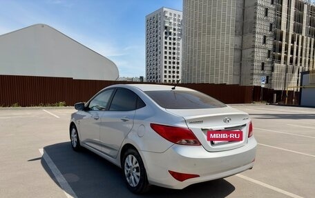 Hyundai Solaris II рестайлинг, 2015 год, 999 000 рублей, 3 фотография