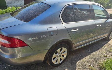 Skoda Superb III рестайлинг, 2011 год, 690 000 рублей, 13 фотография