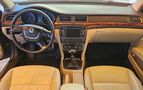 Skoda Superb III рестайлинг, 2011 год, 690 000 рублей, 18 фотография