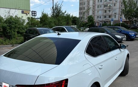 Skoda Superb III рестайлинг, 2017 год, 2 100 000 рублей, 4 фотография
