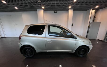 Toyota Yaris I рестайлинг, 2002 год, 181 000 рублей, 2 фотография