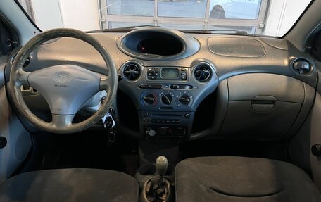 Toyota Yaris I рестайлинг, 2002 год, 181 000 рублей, 9 фотография