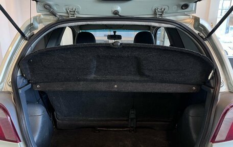 Toyota Yaris I рестайлинг, 2002 год, 181 000 рублей, 16 фотография