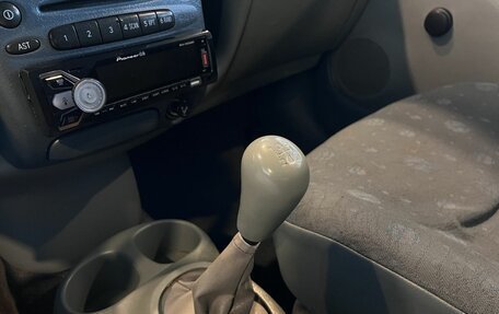 Toyota Yaris I рестайлинг, 2002 год, 181 000 рублей, 23 фотография