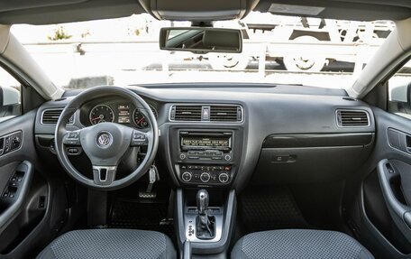 Volkswagen Jetta VI, 2013 год, 1 528 000 рублей, 14 фотография