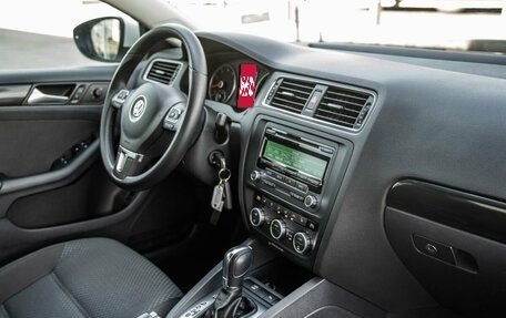 Volkswagen Jetta VI, 2013 год, 1 528 000 рублей, 27 фотография
