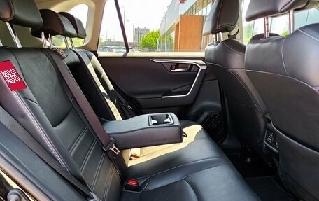 Toyota RAV4, 2019 год, 3 298 000 рублей, 10 фотография