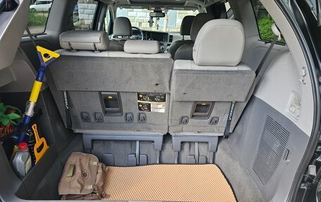 Toyota Sienna III, 2018 год, 2 950 000 рублей, 9 фотография