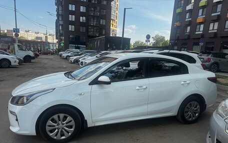 KIA Rio IV, 2018 год, 1 100 000 рублей, 5 фотография