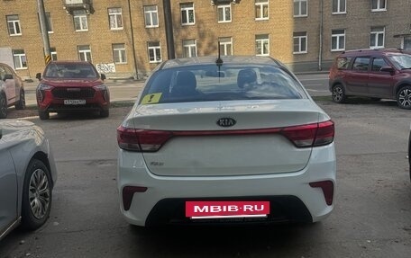 KIA Rio IV, 2018 год, 1 100 000 рублей, 8 фотография