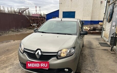 Renault Logan II, 2015 год, 750 000 рублей, 3 фотография