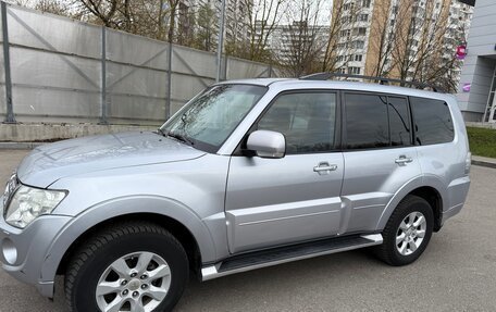 Mitsubishi Pajero IV, 2011 год, 1 630 000 рублей, 2 фотография