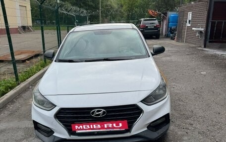 Hyundai Solaris II рестайлинг, 2017 год, 900 000 рублей, 6 фотография