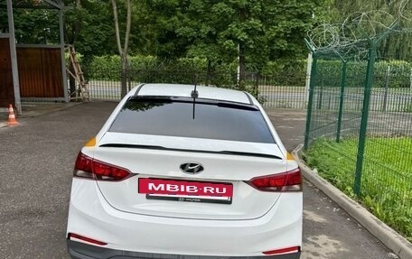 Hyundai Solaris II рестайлинг, 2017 год, 900 000 рублей, 4 фотография