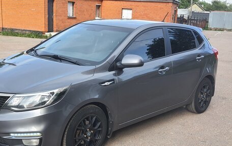 KIA Rio III рестайлинг, 2015 год, 980 000 рублей, 3 фотография