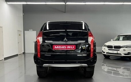 Mitsubishi Pajero Sport III рестайлинг, 2017 год, 3 095 000 рублей, 4 фотография