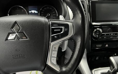 Mitsubishi Pajero Sport III рестайлинг, 2017 год, 3 095 000 рублей, 20 фотография