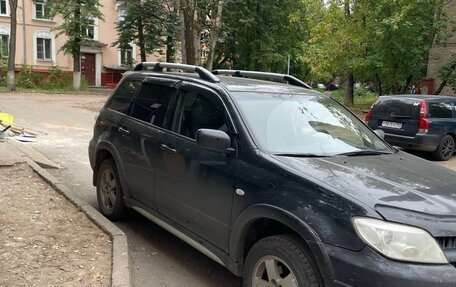 Mitsubishi Outlander III рестайлинг 3, 2007 год, 400 000 рублей, 8 фотография
