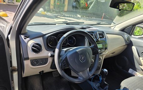 Renault Logan II, 2015 год, 780 000 рублей, 6 фотография