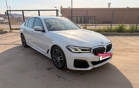 BMW 5 серия, 2022 год, 4 999 000 рублей, 2 фотография