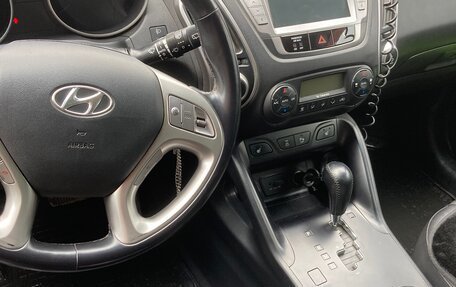 Hyundai ix35 I рестайлинг, 2013 год, 1 300 000 рублей, 13 фотография