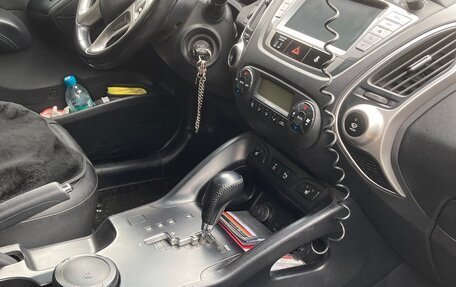 Hyundai ix35 I рестайлинг, 2013 год, 1 300 000 рублей, 15 фотография