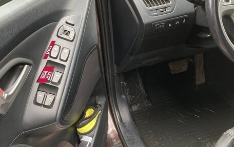 Hyundai ix35 I рестайлинг, 2013 год, 1 300 000 рублей, 12 фотография
