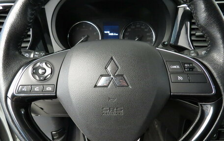 Mitsubishi Outlander III рестайлинг 3, 2019 год, 1 795 000 рублей, 8 фотография