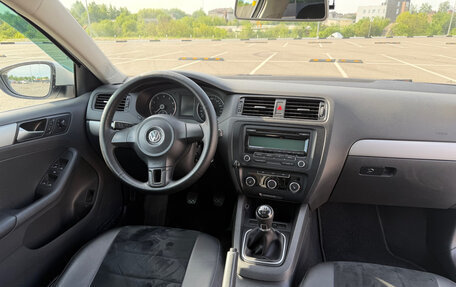Volkswagen Jetta VI, 2013 год, 877 000 рублей, 7 фотография