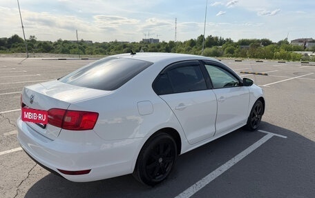 Volkswagen Jetta VI, 2013 год, 877 000 рублей, 4 фотография