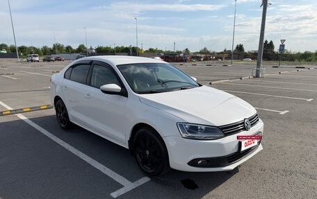Volkswagen Jetta VI, 2013 год, 877 000 рублей, 3 фотография