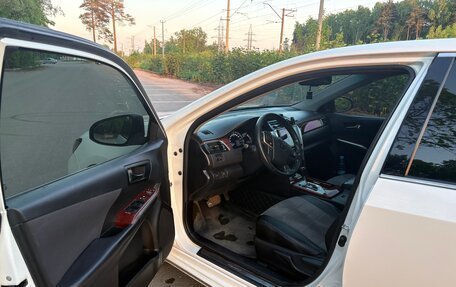 Toyota Camry, 2014 год, 1 720 000 рублей, 10 фотография