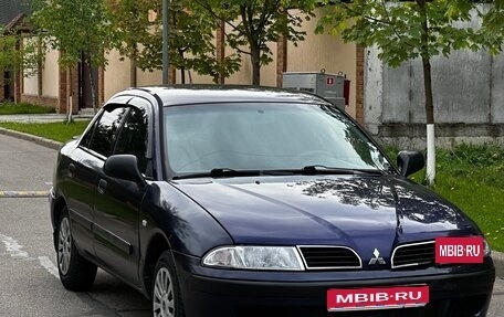 Mitsubishi Carisma I, 2000 год, 159 000 рублей, 1 фотография