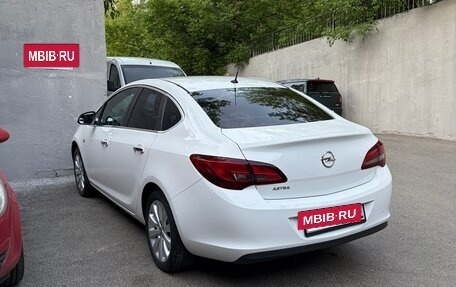 Opel Astra J, 2013 год, 695 000 рублей, 2 фотография