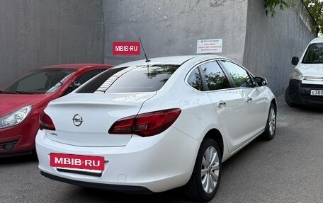Opel Astra J, 2013 год, 695 000 рублей, 3 фотография