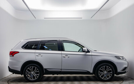 Mitsubishi Outlander III рестайлинг 3, 2018 год, 1 700 000 рублей, 4 фотография
