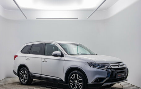 Mitsubishi Outlander III рестайлинг 3, 2018 год, 1 700 000 рублей, 3 фотография