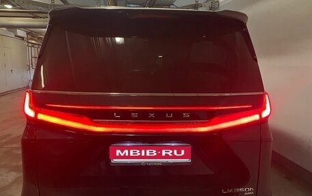 Lexus LM, 2024 год, 13 000 000 рублей, 3 фотография