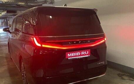 Lexus LM, 2024 год, 13 000 000 рублей, 4 фотография