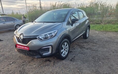 Renault Kaptur I рестайлинг, 2017 год, 1 000 000 рублей, 1 фотография