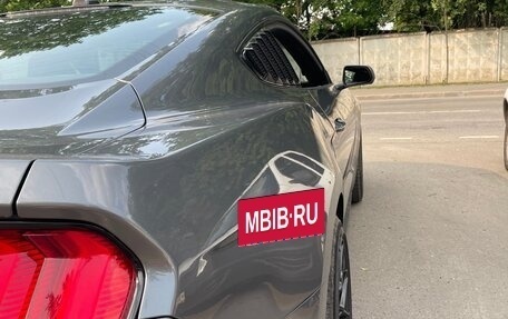 Ford Mustang VI рестайлинг, 2022 год, 4 200 000 рублей, 7 фотография