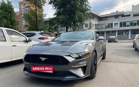 Ford Mustang VI рестайлинг, 2022 год, 4 200 000 рублей, 2 фотография