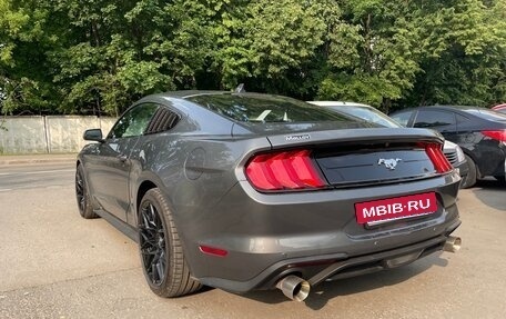 Ford Mustang VI рестайлинг, 2022 год, 4 200 000 рублей, 5 фотография