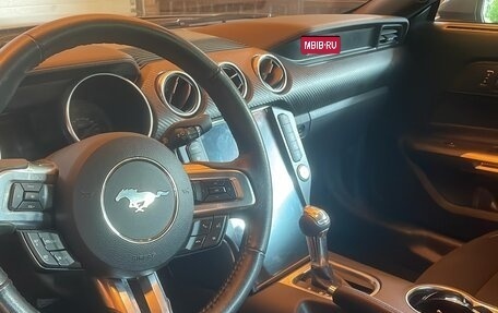 Ford Mustang VI рестайлинг, 2022 год, 4 200 000 рублей, 18 фотография