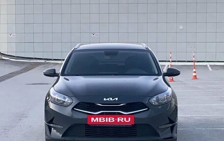 KIA cee'd III, 2022 год, 1 995 000 рублей, 2 фотография